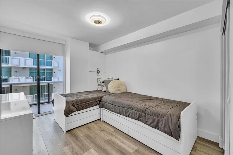 The Waves #910 image #29