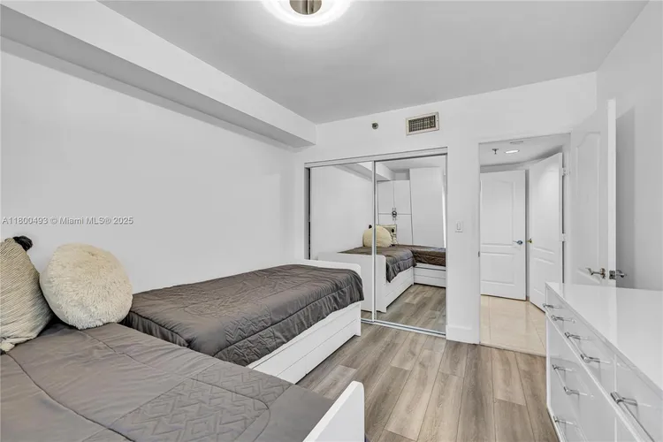 The Waves #910 image #30