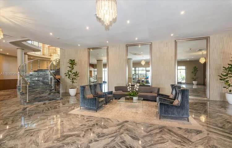 Carriage House #428 image #19