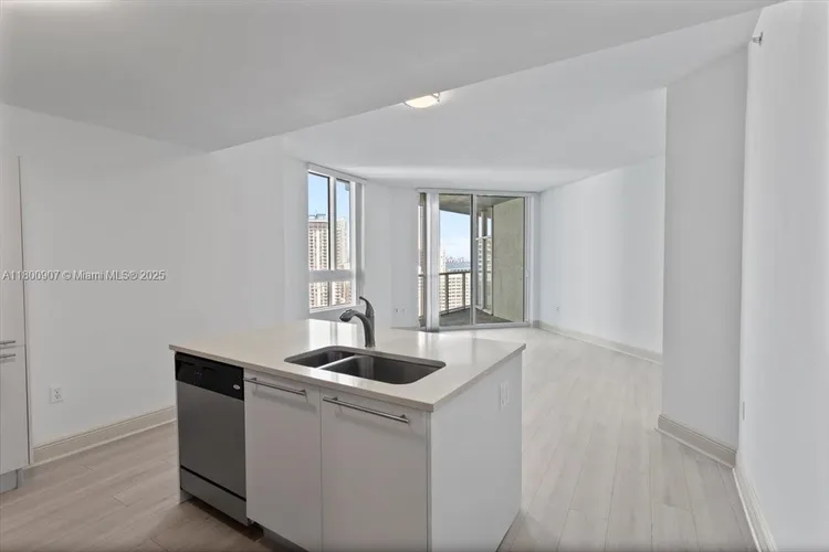 Quantum on the Bay #1810 image #11