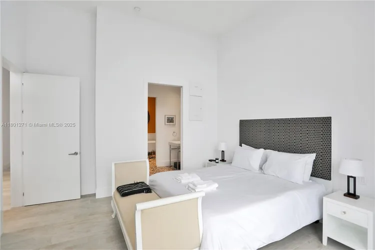 Icon Brickell II #4102 image #16