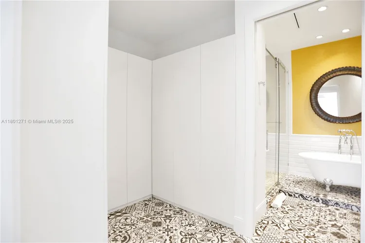 Icon Brickell II #4102 image #20