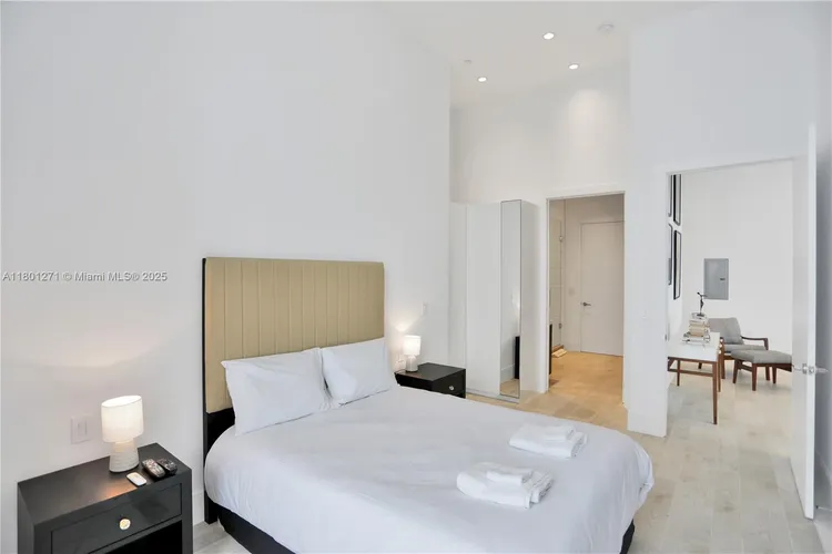 Icon Brickell II #4102 image #25