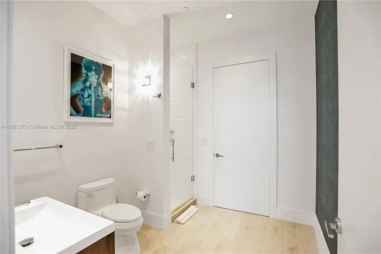 Icon Brickell II #4102 image #27