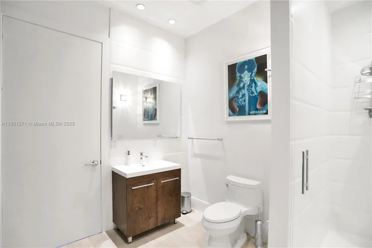 Icon Brickell II #4102 image #28