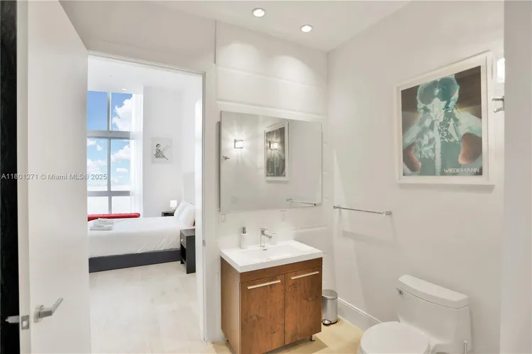 Icon Brickell II #4102 image #29