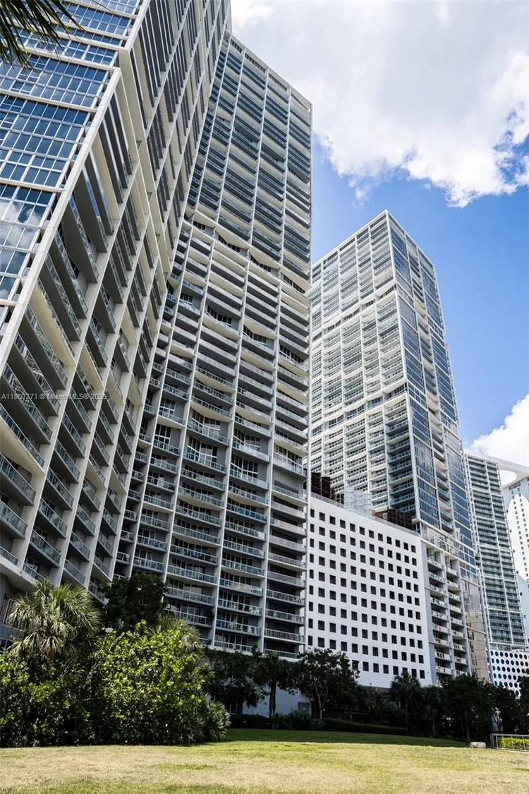 Icon Brickell II #4102 image #62