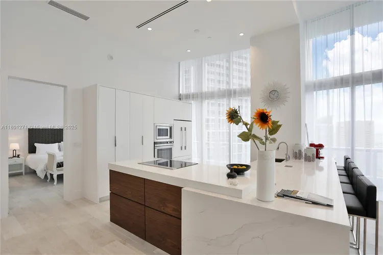 Icon Brickell II #4102 image #9