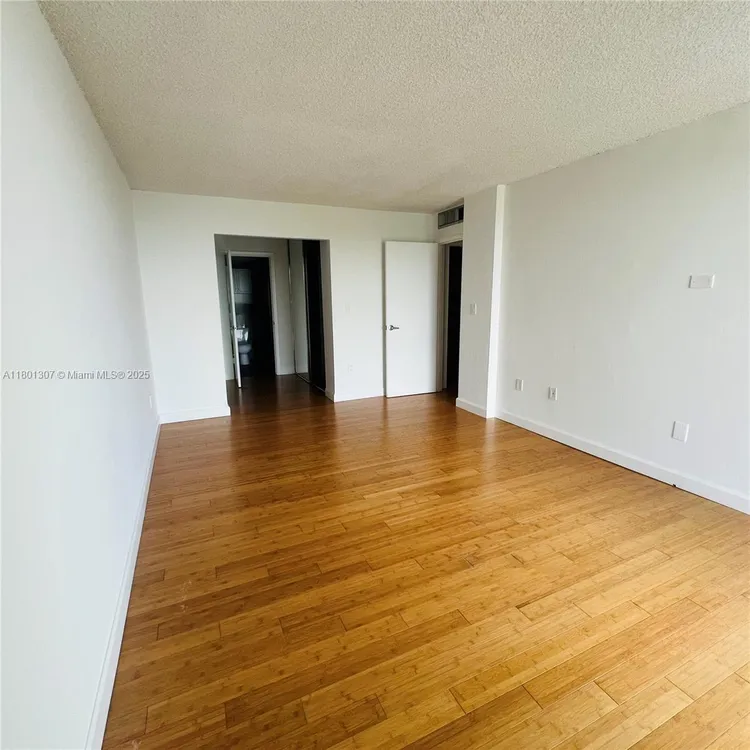 Brickell Biscayne #6M image #16