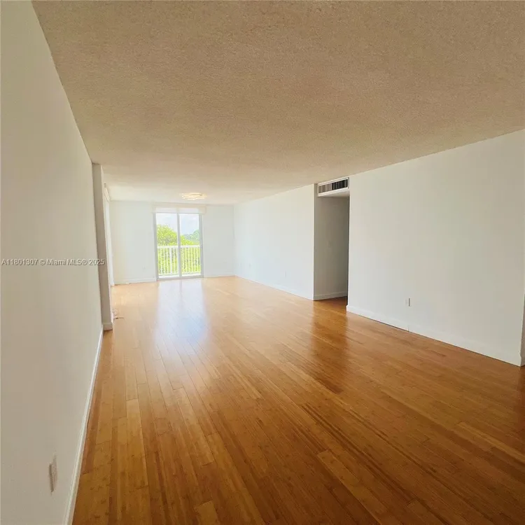 Brickell Biscayne #6M image #9