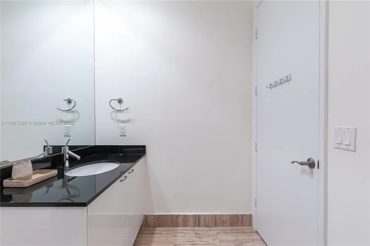 Trump Tower 1 #3307 image #32