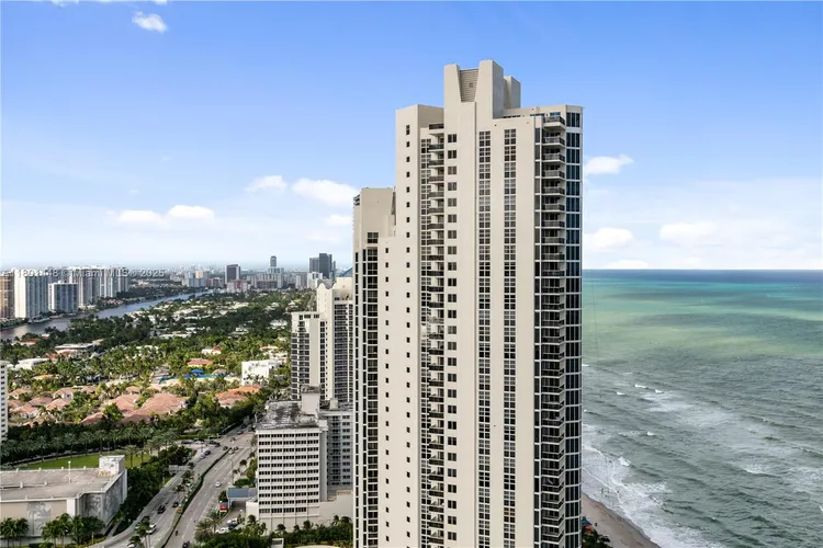 Residences by Armani Casa #2805 image #30