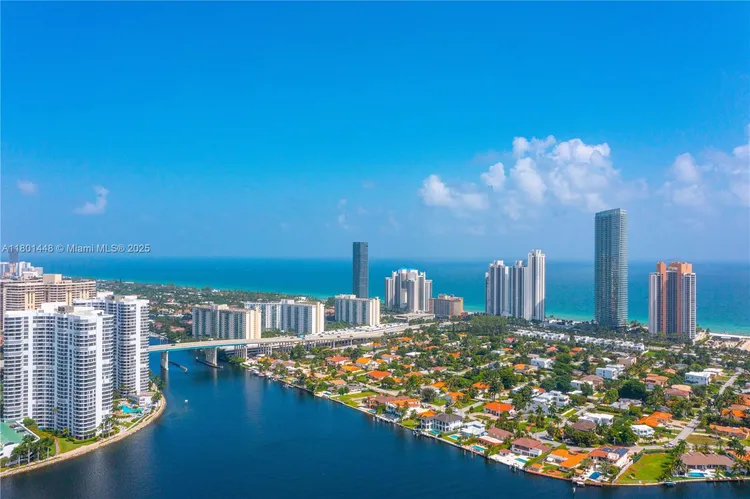Residences by Armani Casa #2805 image #42
