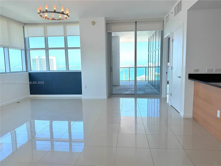 Midtown 4 #H2615 image #16