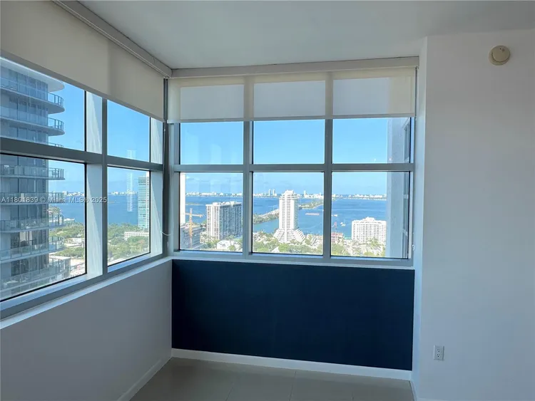 Midtown 4 #H2615 image #17