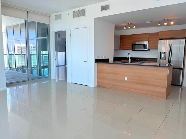 Midtown 4 #H2615 image #20