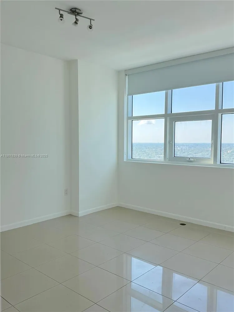 Midtown 4 #H2615 image #22