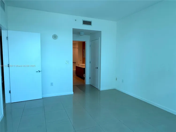 Midtown 4 #H2615 image #23