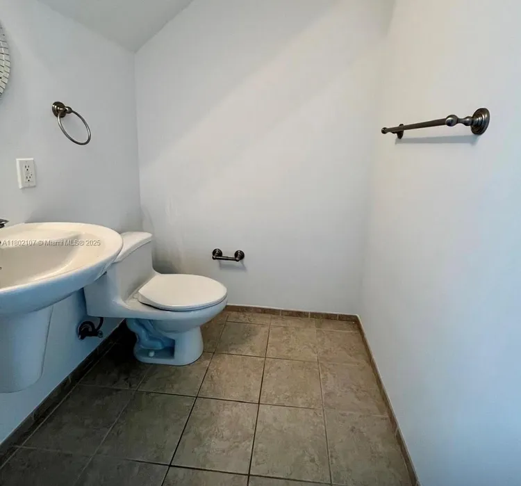 Infinity at Brickell #1411 image #8