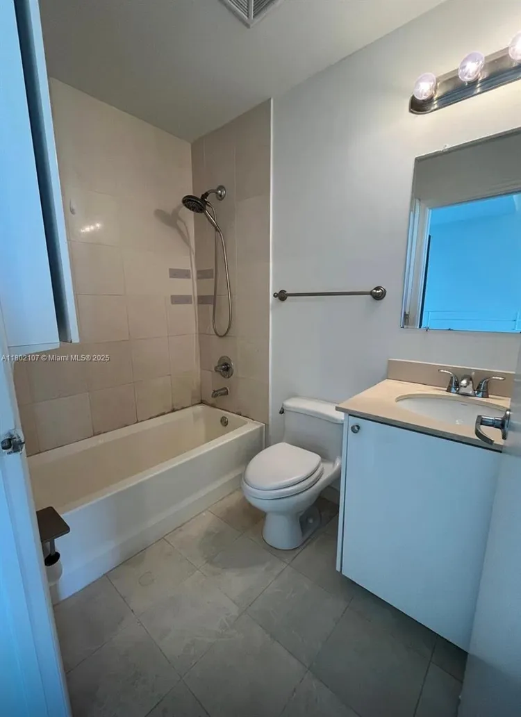 Infinity at Brickell #1411 image #9