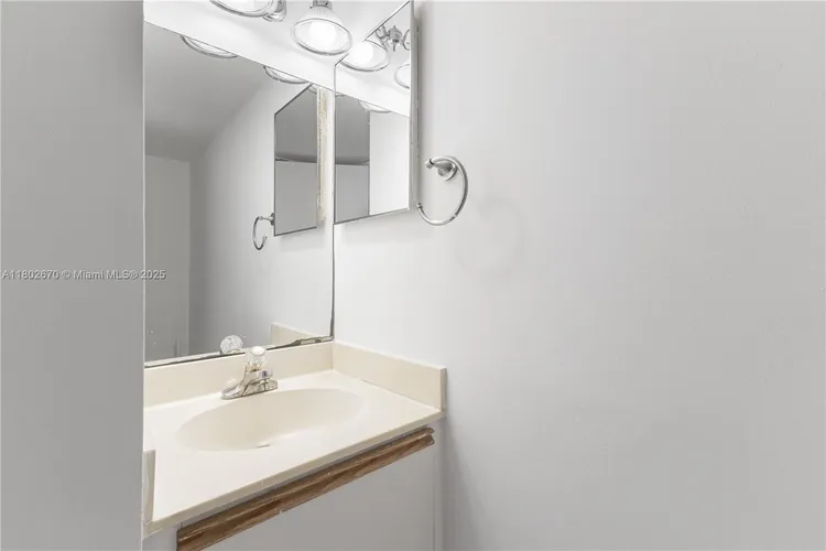 Brickell Key II #904 image #15