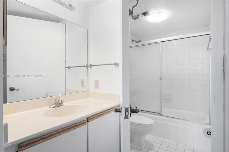 Brickell Key II #904 image #18