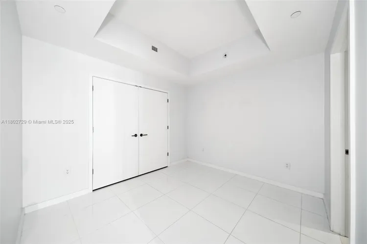 Paramount Miami Worldcenter #3107 image #13