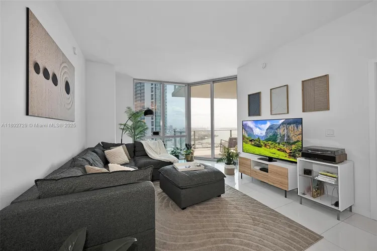 Paramount Miami Worldcenter #3107 image #16