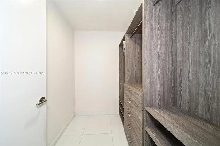 Paramount Miami Worldcenter #3107 image #29