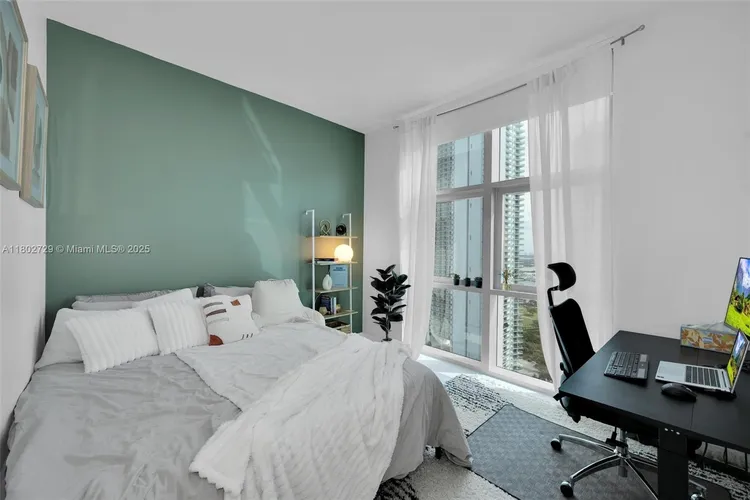 Paramount Miami Worldcenter #3107 image #32