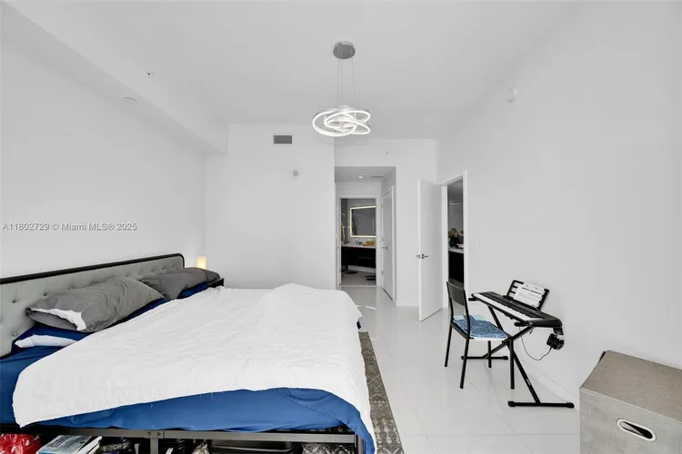 Paramount Miami Worldcenter #3107 image #34