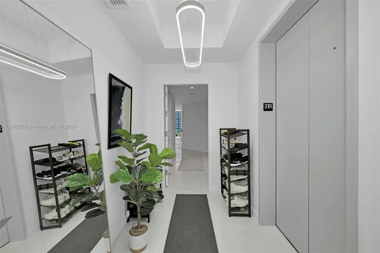 Paramount Miami Worldcenter #3107 image #37