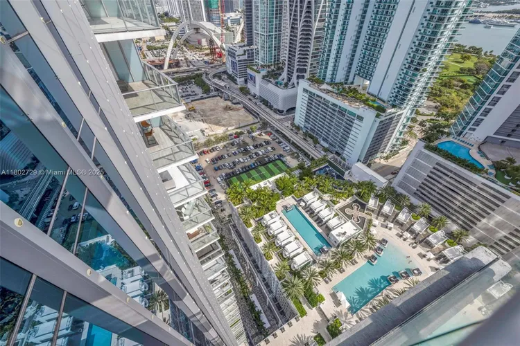 Paramount Miami Worldcenter #3107 image #40