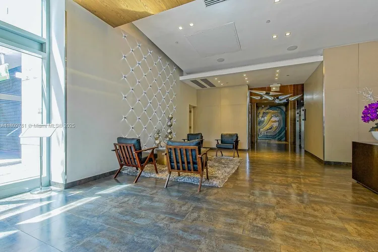 Midblock Condominium #706 image #14