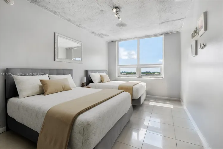 Midblock Condominium #706 image #6