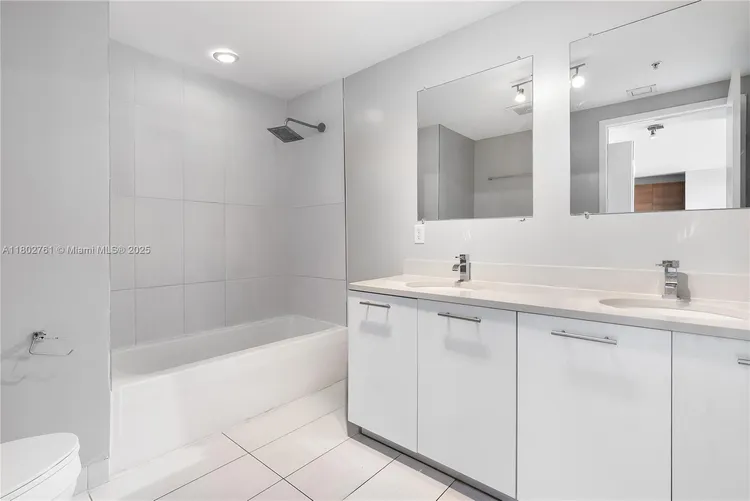 Midblock Condominium #706 image #7