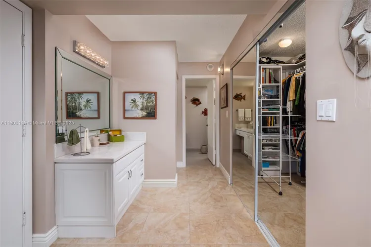 The Summit #907N image #10