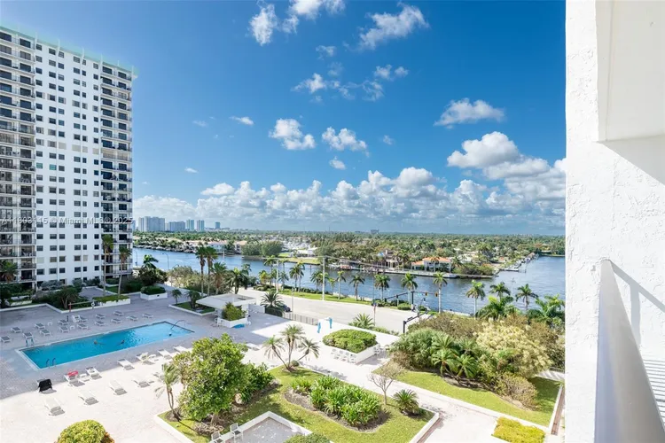 The Summit #907N image #20