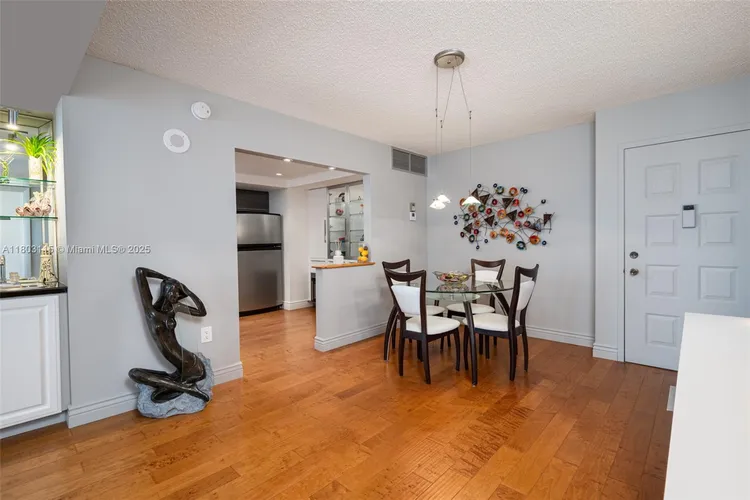 The Summit #907N image #6