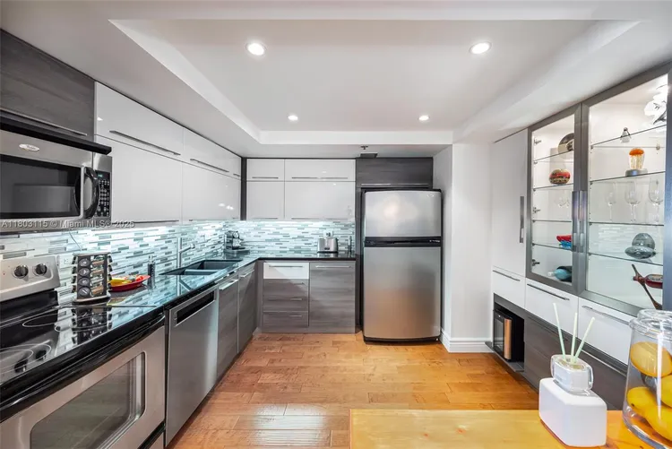 The Summit #907N image #7