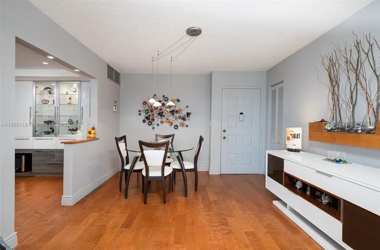 The Summit #907N image #8