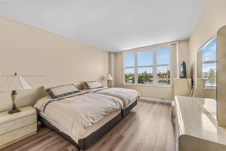 Mimosa #303 image #13