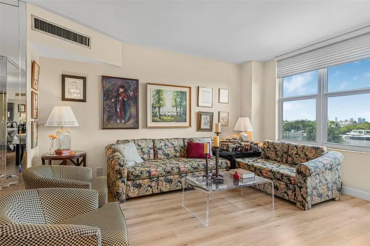 Mimosa #303 image #6