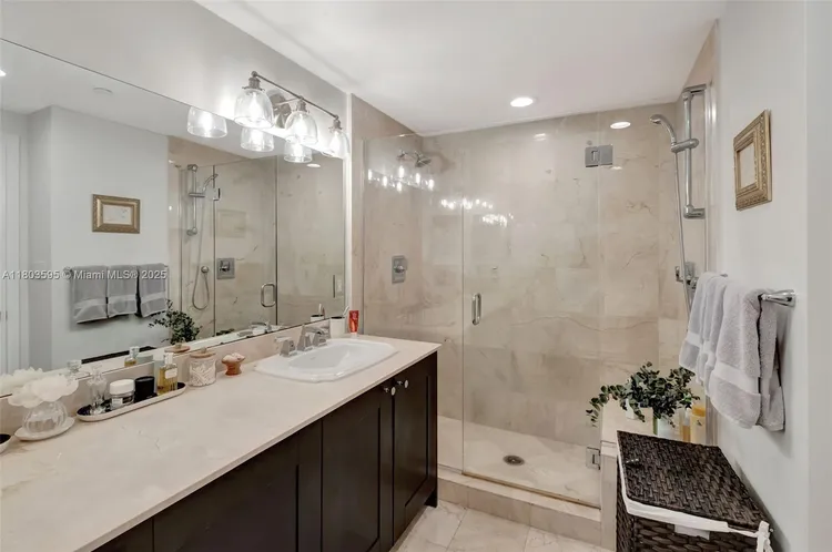 One Village Place #511 image #14