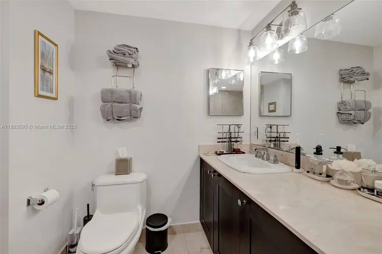 One Village Place #511 image #15