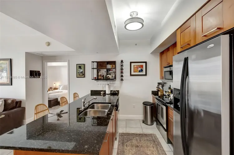 One Village Place #511 image #8