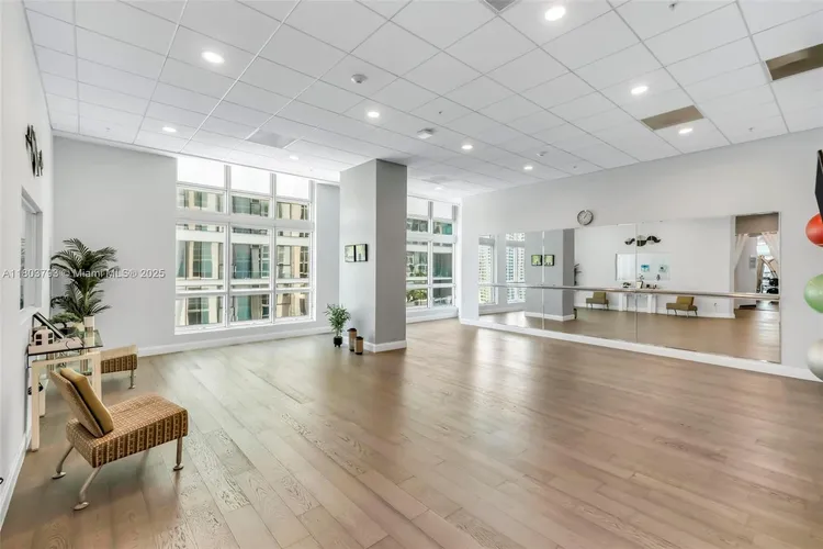 Met1 #T-3710 image #22