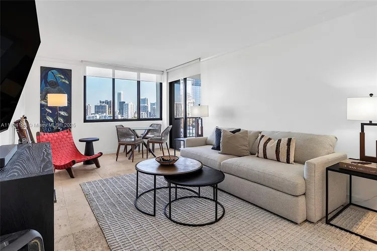 Villa Regina Condo #707 image #11