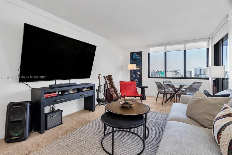 Villa Regina Condo #707 image #12