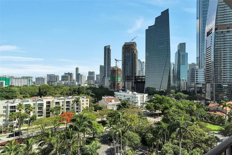 Villa Regina Condo #707 image #14